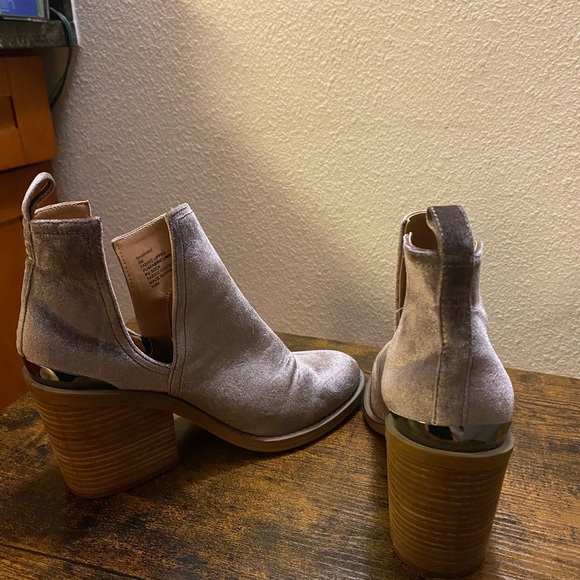 Steve Madden Boots with Cutouts and Block Heels - Picture 7 of 7